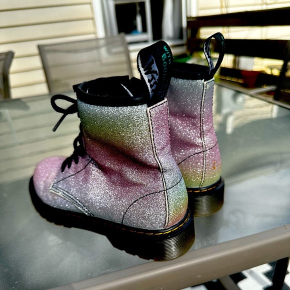 Junior Girls rainbow Glitter Doc Dr. Air Wair Martens - Picture 2 of 5